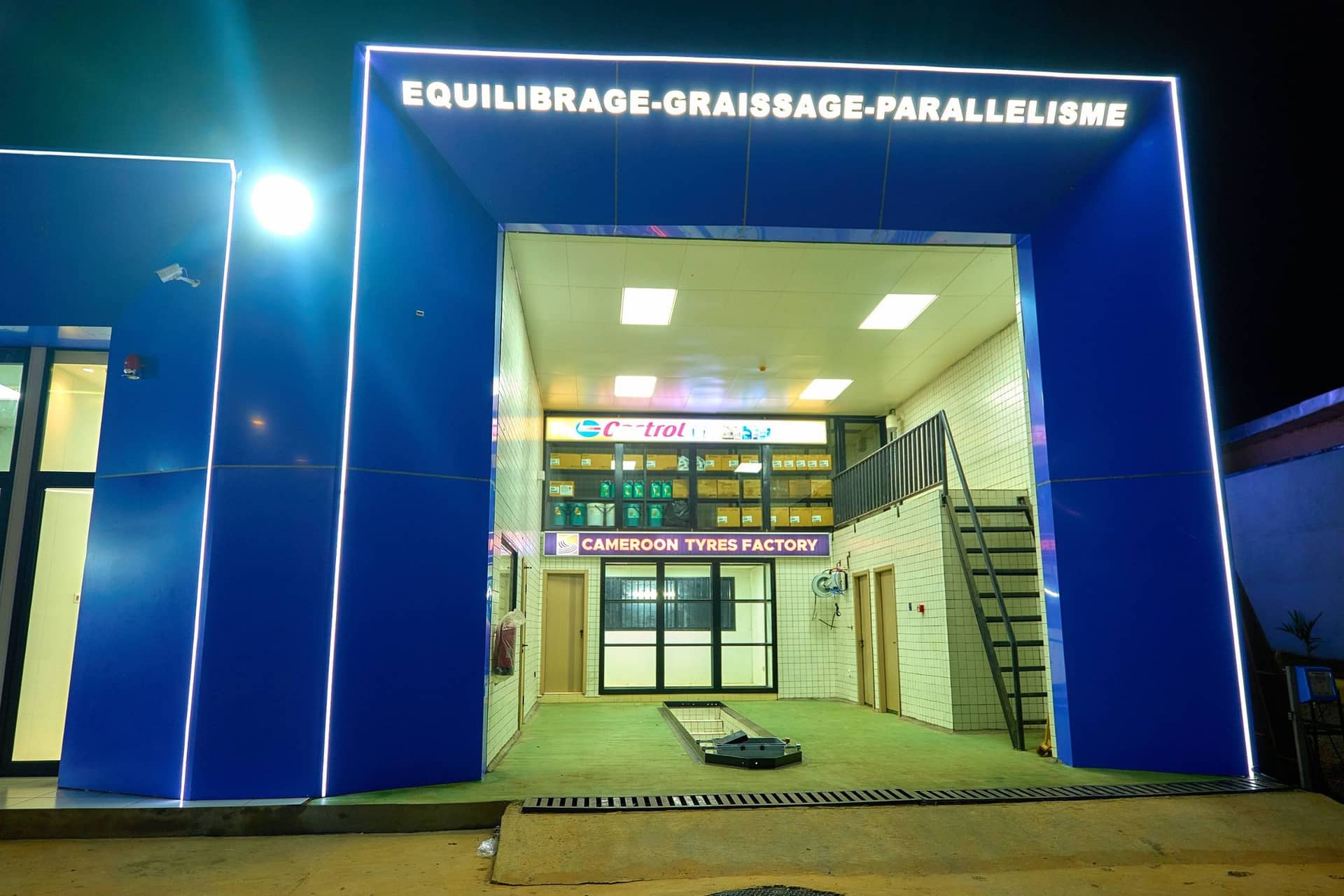 Atelier équilibrage, graissage et parallélisme, de nuit